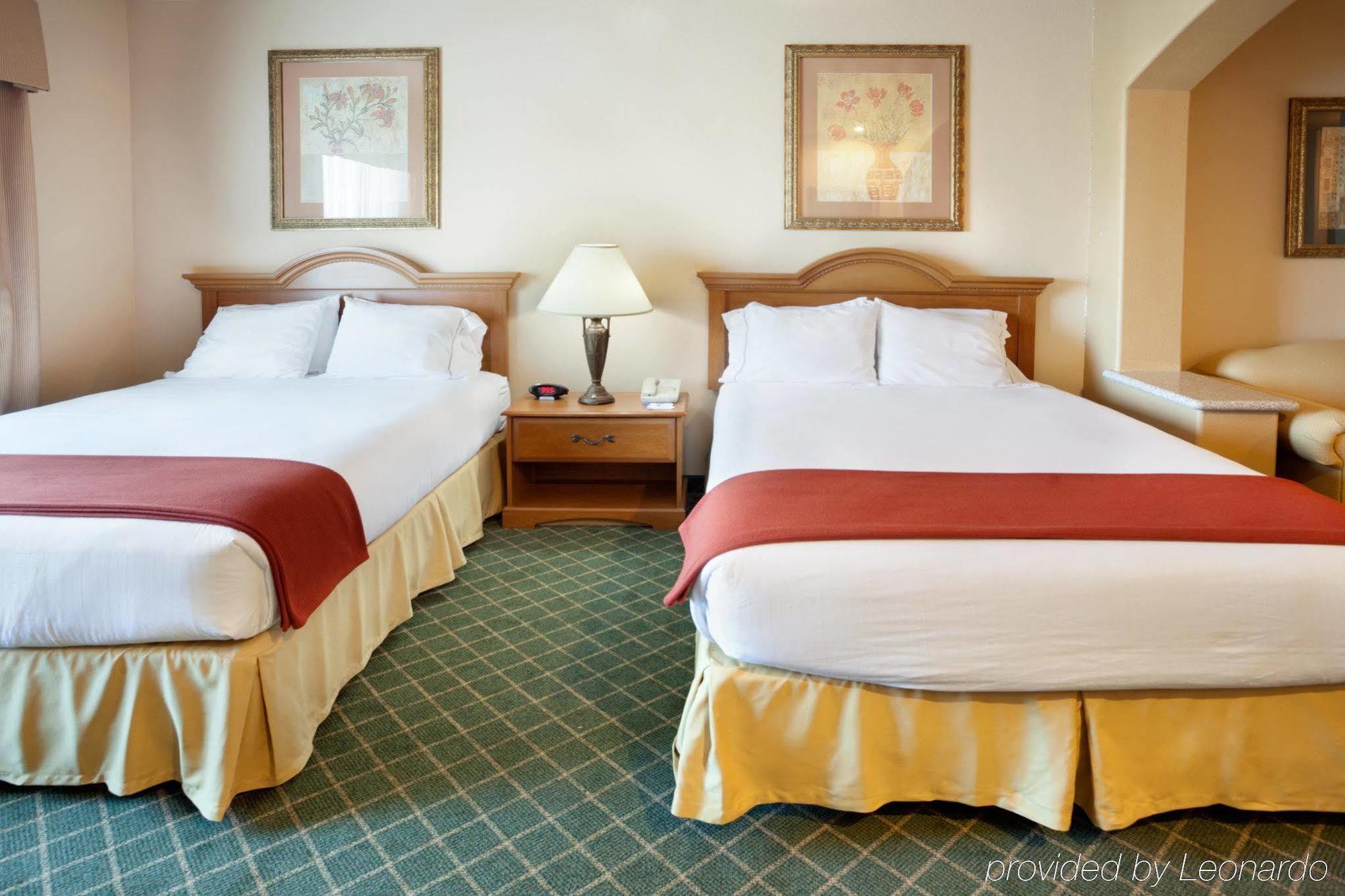 Holiday Inn Express Hotel And Suites Alice By Ihg Номер фото