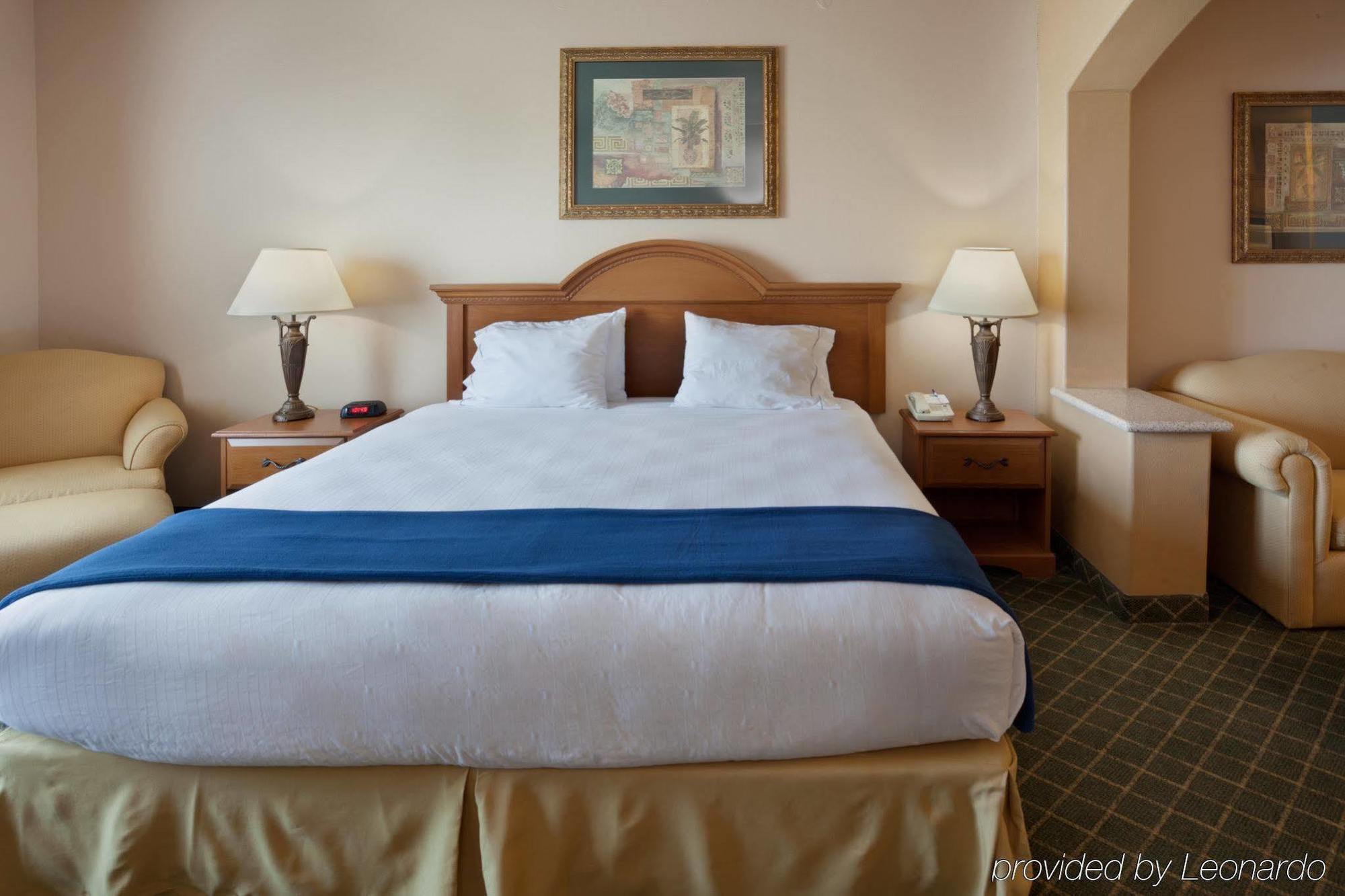 Holiday Inn Express Hotel And Suites Alice By Ihg Номер фото